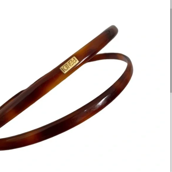 Fendi Tortoiseshell Hair Accessory - Picture 2 of 10